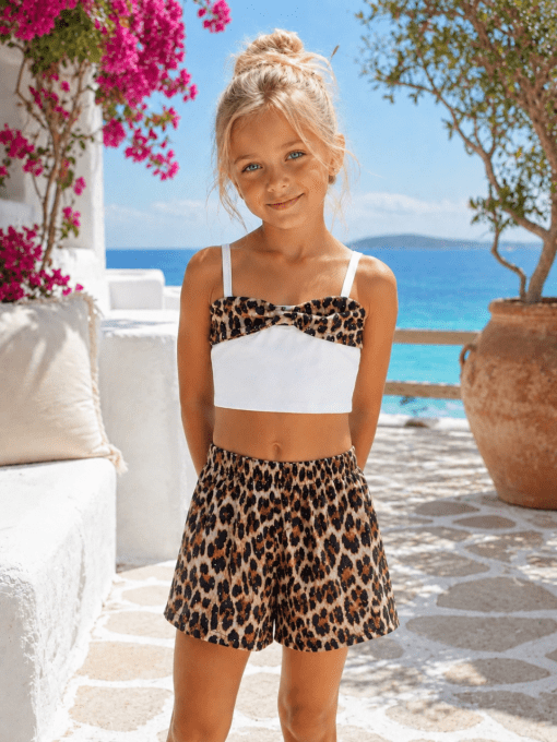 Ensemble Fille Léopard Chic – Top Blanc & Short Imprimé